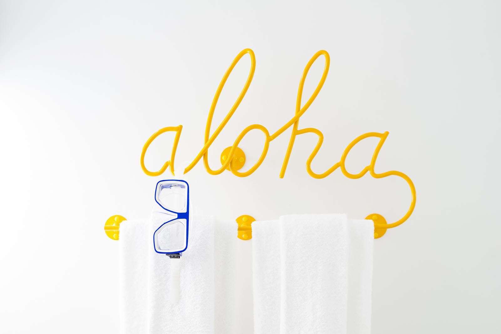 Towel bar